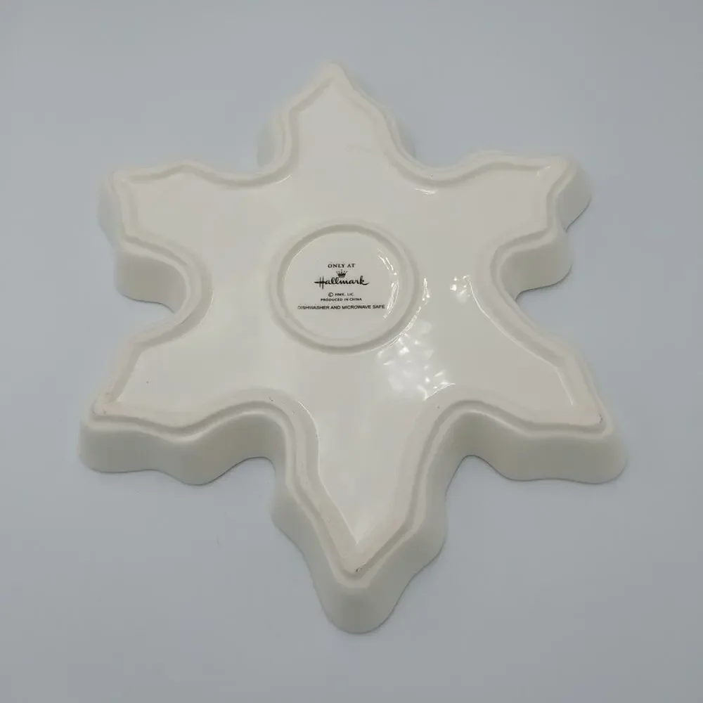 HALLMARK Ceramic Red &‎ White SNOWFLAKE Holiday Cookies/Candy Dish/ Nut Bowl
